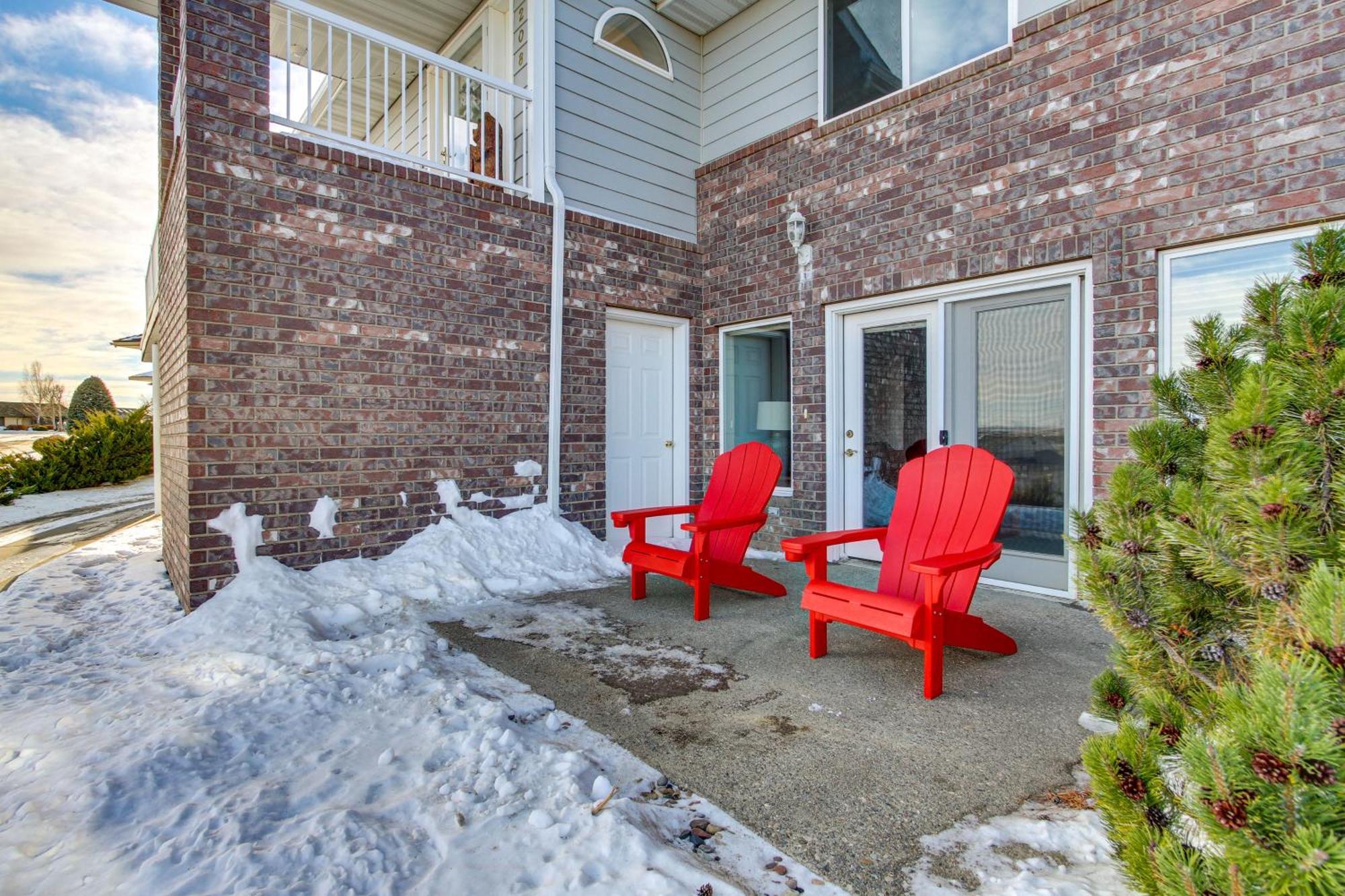 Inviting Great Falls Home With Wraparound Deck! Екстер'єр фото