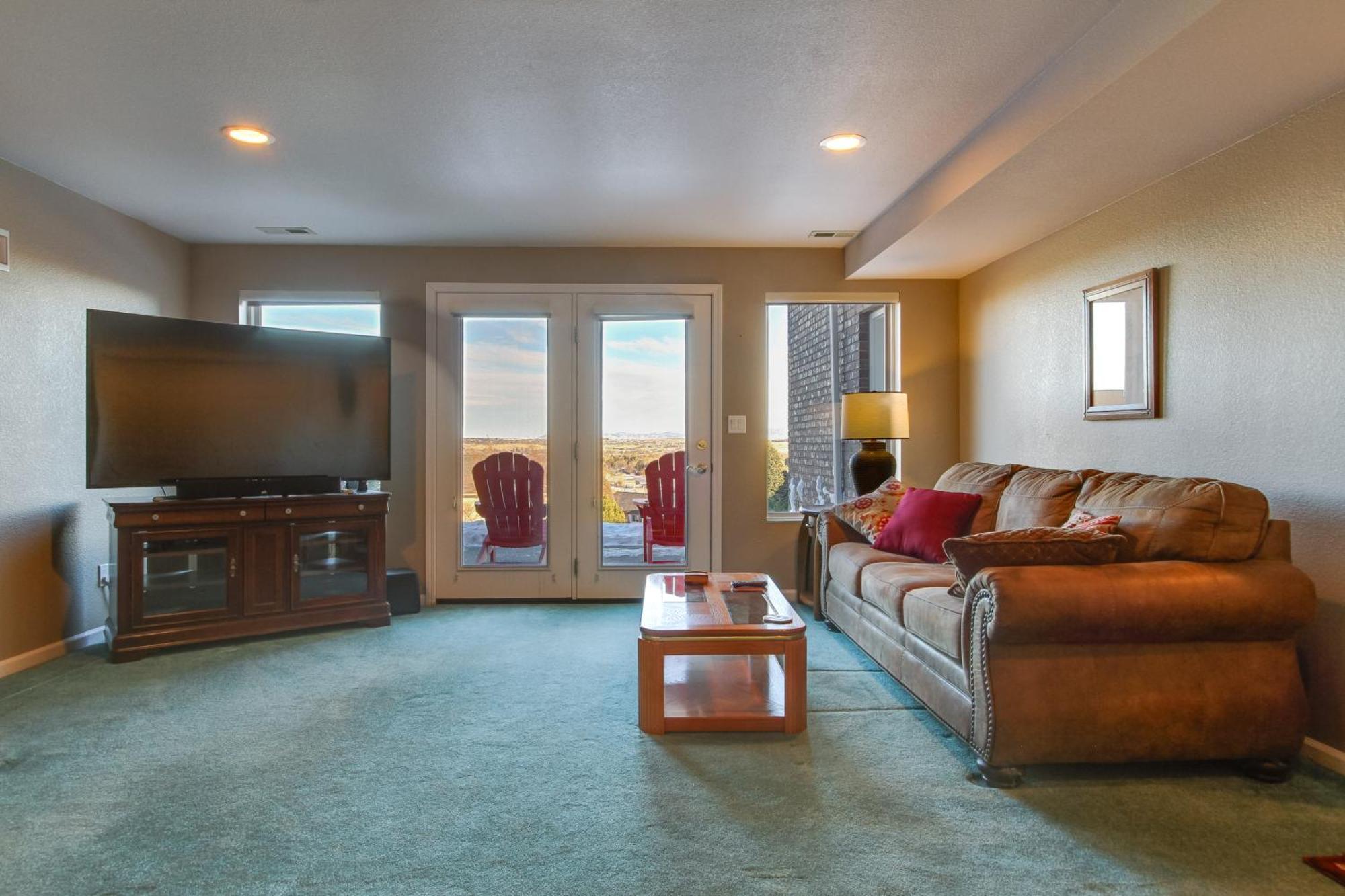 Inviting Great Falls Home With Wraparound Deck! Екстер'єр фото