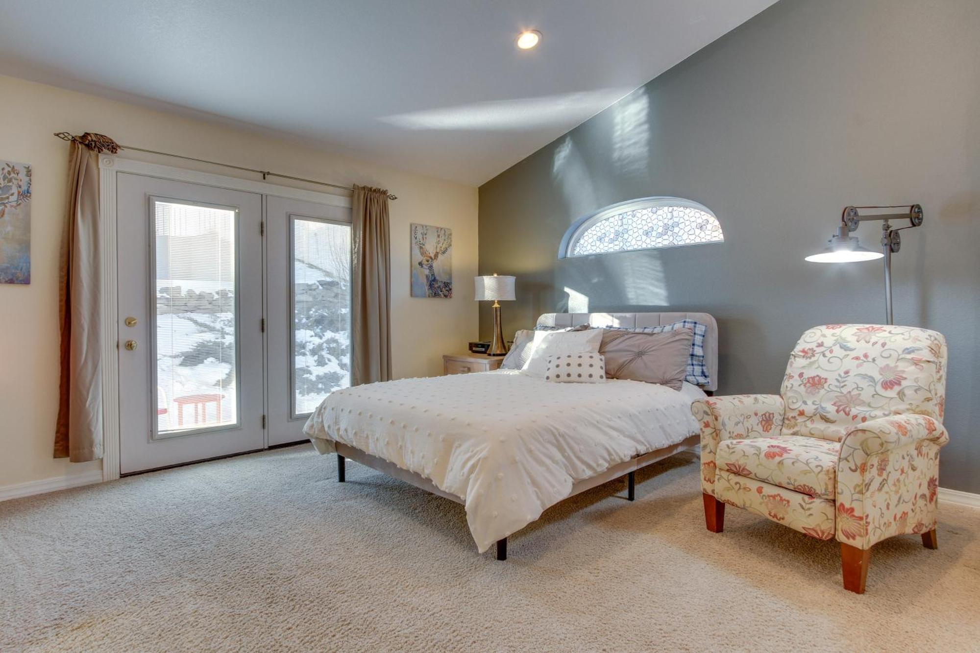Inviting Great Falls Home With Wraparound Deck! Екстер'єр фото