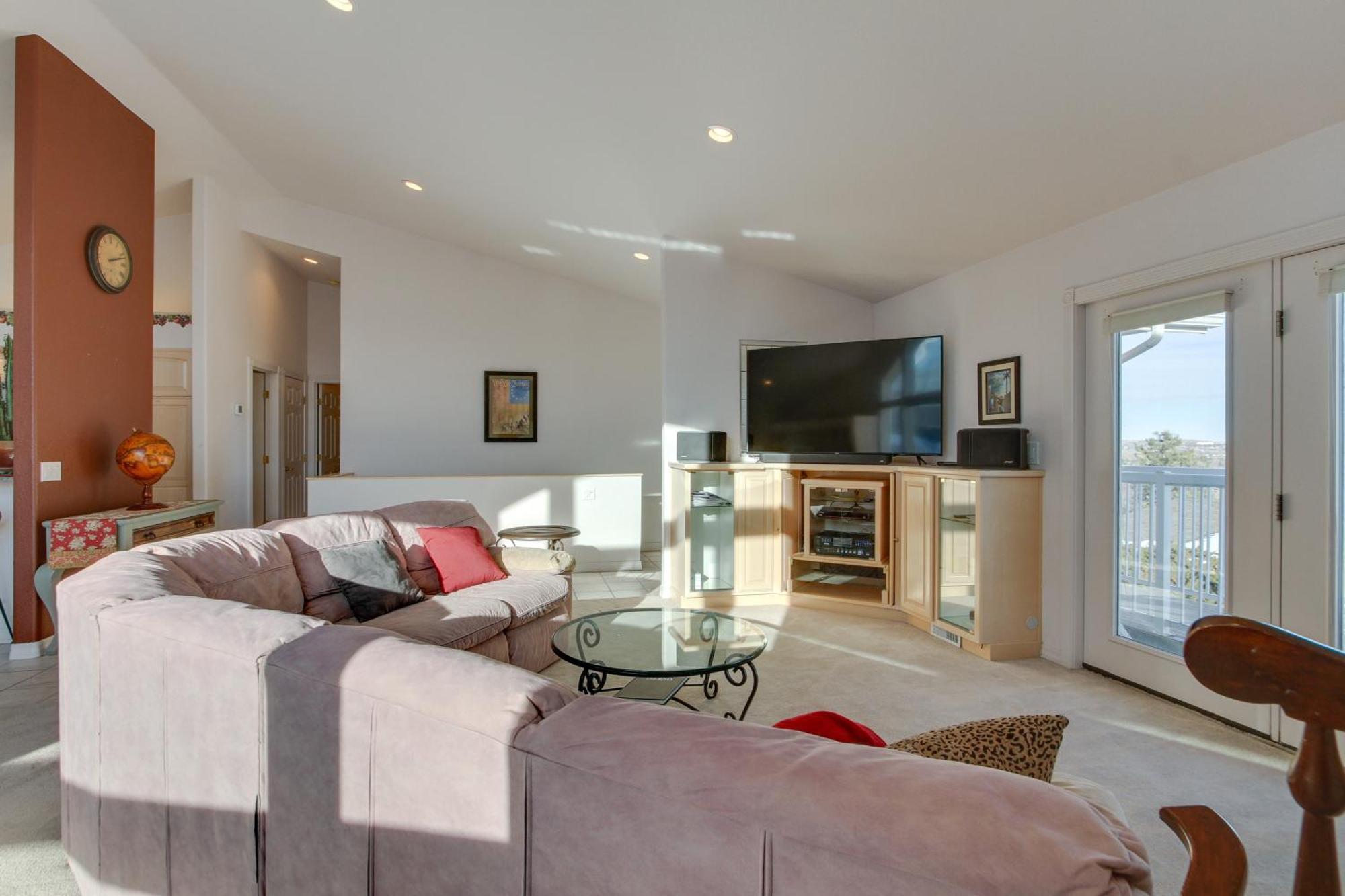 Inviting Great Falls Home With Wraparound Deck! Екстер'єр фото