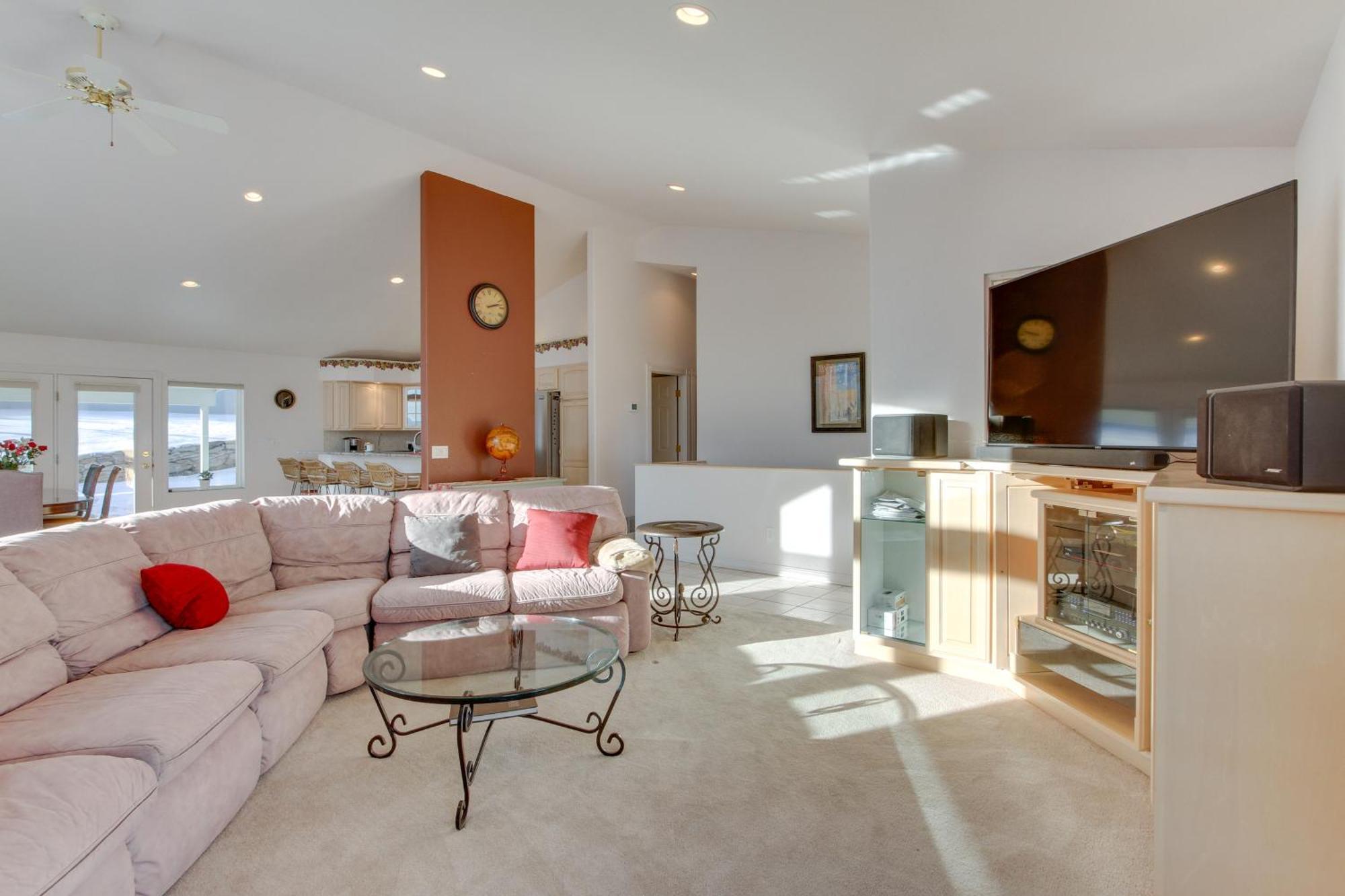 Inviting Great Falls Home With Wraparound Deck! Екстер'єр фото