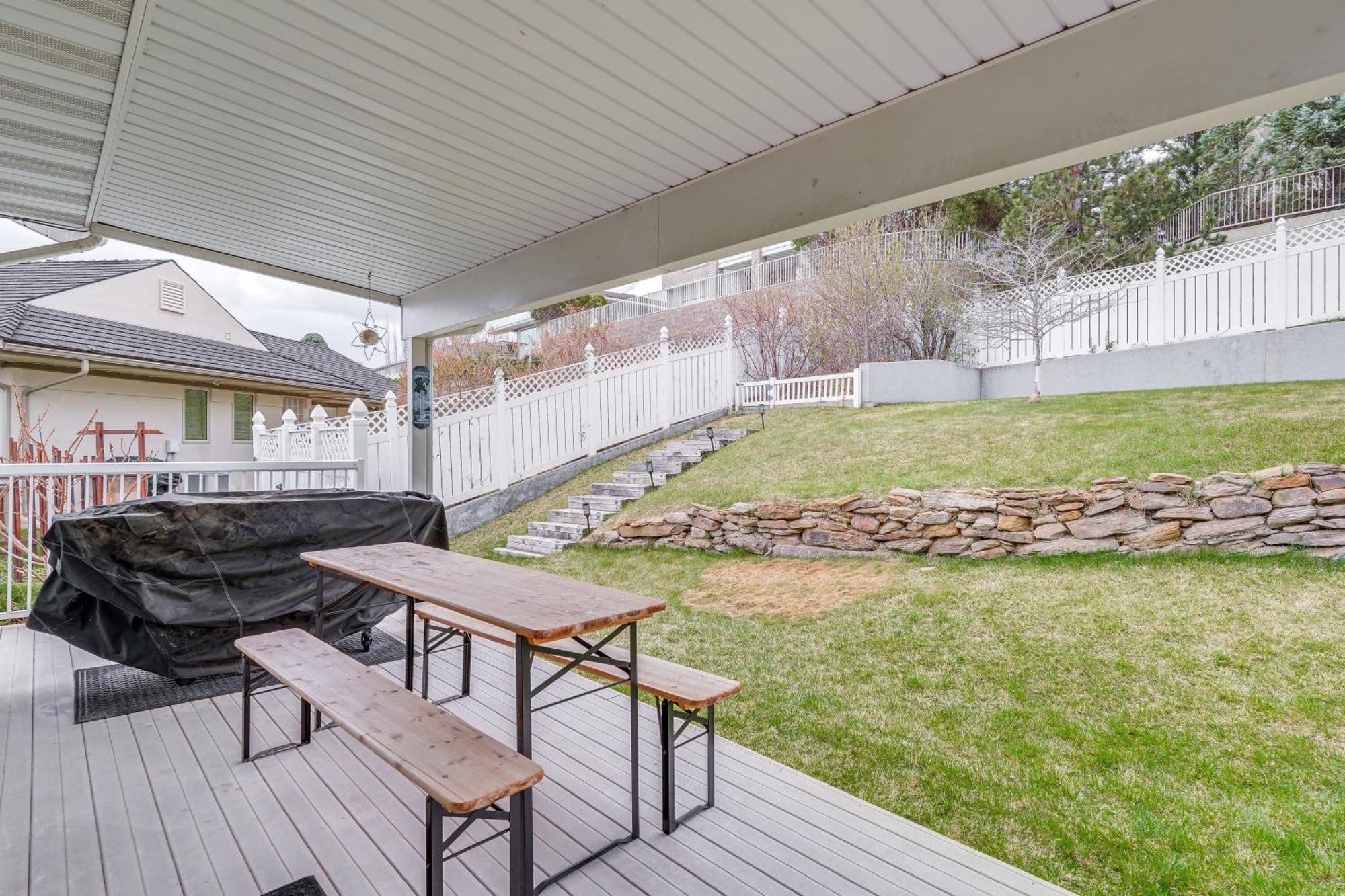 Inviting Great Falls Home With Wraparound Deck! Екстер'єр фото