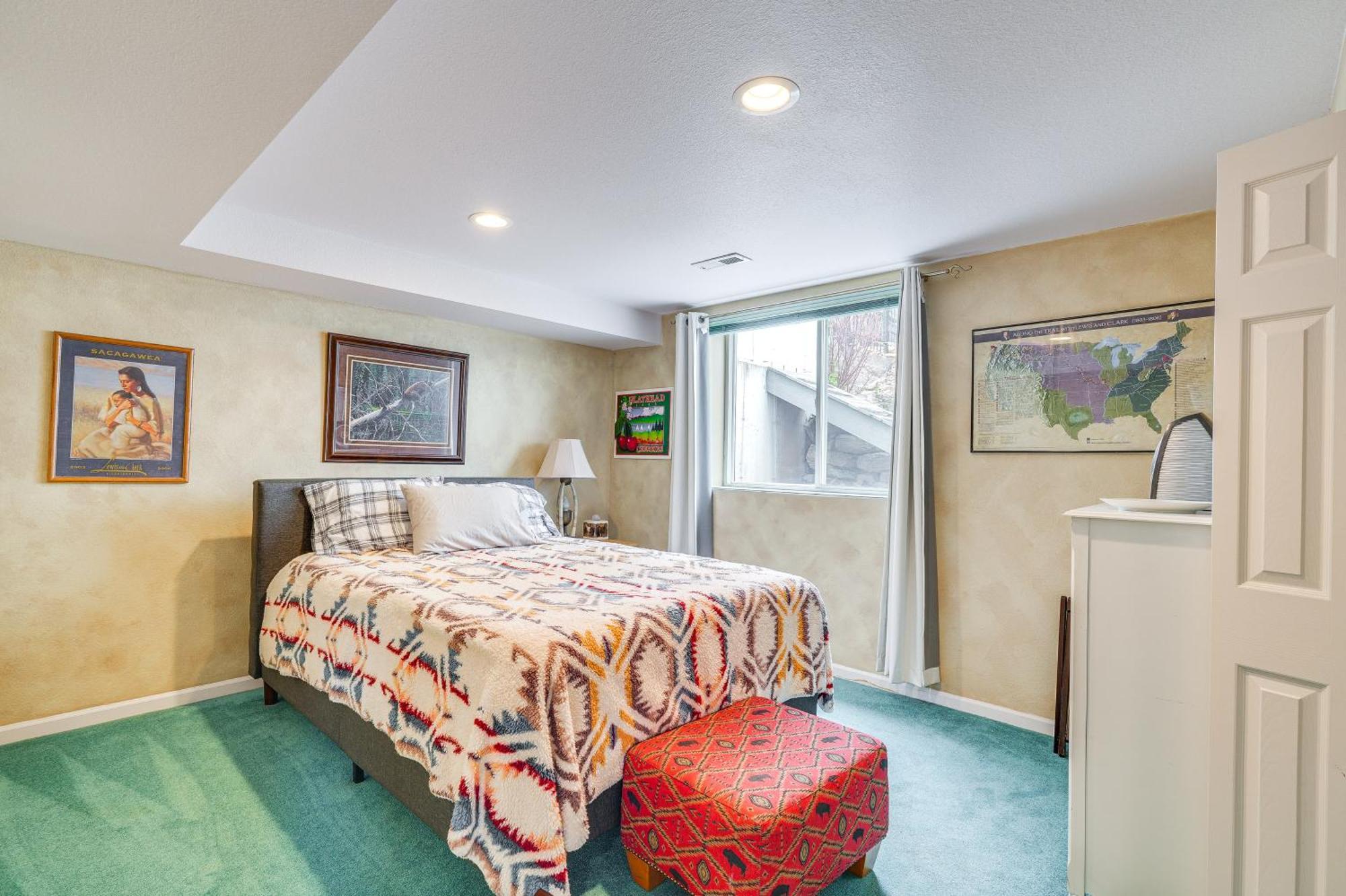 Inviting Great Falls Home With Wraparound Deck! Екстер'єр фото